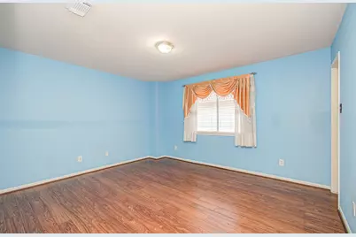5415 Oak Falls Drive, Houston, TX 77066 - Photo 29