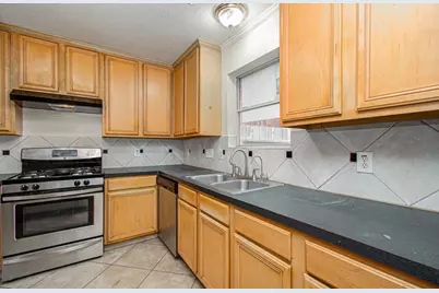 5415 Oak Falls Drive, Houston, TX 77066 - Photo 7