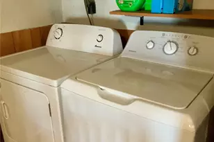 215 McNeir St, Anahuac, TX 77514 - Photo 25