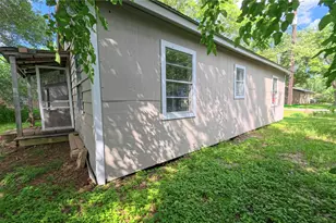 909 N Lake Ave, Eagle Lake, TX 77434 - Photo 11