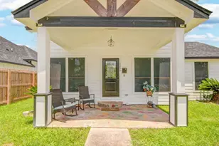 1256 2nd St, Clute, TX 77531 - Photo 3