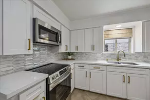 11418 Ash Creek Dr, Houston, TX 77043 - Photo 11