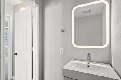 47 N Winterport Circle, The Woodlands, TX 77382 - Photo 9