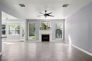 47 N Winterport Cir, The Woodlands, TX 77382 - Photo 5