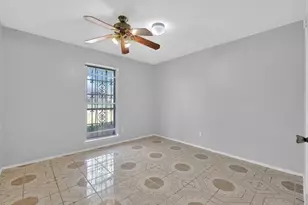 11807 Stroud Dr, Houston, TX 77072 - Photo 9