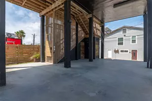 2906 Ave R 1/2, Galveston, TX 77550 - Photo 31