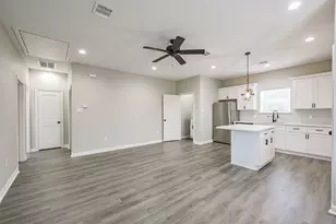 4405 Mallow St, Houston, TX 77051 - Photo 5