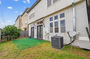 10917 Upland Park, Houston, TX 77043 - Photo 45