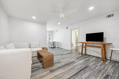 8211 Kingsbrook Road #205, Houston, TX 77024 - Photo 5