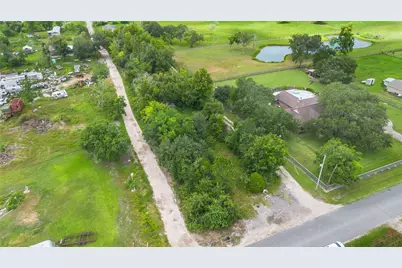 15601 Fir Road, Santa Fe, TX 77517 - Photo 3