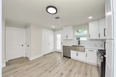 8068 Elrod Street, Houston, TX 77017 - Photo 11