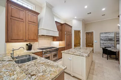 1110 Longmont Place Court, Houston, TX 77056 - Photo 13