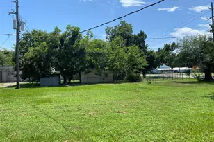 222 N 1st, Wallis, TX 77485 - Photo 31