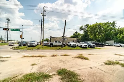 12969 W Hardy Road, Houston, TX 77037 - Photo 15