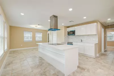 2306 19th Avenue N, Texas City, TX 77590 - Photo 5