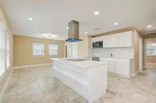 2306 19th Ave N, Texas City, TX 77590 - Photo 5