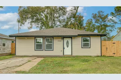 2306 19th Avenue N, Texas City, TX 77590 - Photo 1