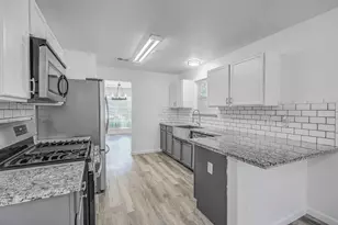 21689 Holly Leaf Ct, Porter, TX 77365 - Photo 9