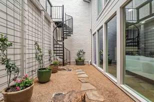 155 Sage Rd, Houston, TX 77056 - Photo 23