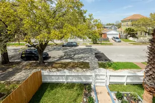 3209 Ursuline St, Galveston, TX 77550 - Photo 19