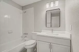 9552 Windswept Ln, Houston, TX 77063 - Photo 17
