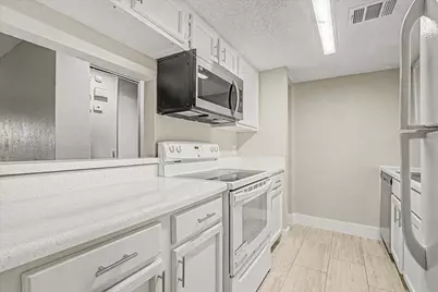 9552 Windswept Lane #9552, Houston, TX 77063 - Photo 11