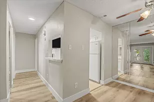 9552 Windswept Ln, Houston, TX 77063 - Photo 9