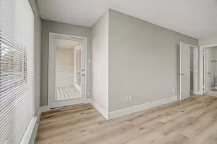 9552 Windswept Ln, Houston, TX 77063 - Photo 25