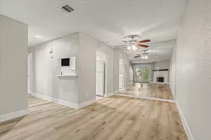 9552 Windswept Ln, Houston, TX 77063 - Photo 7