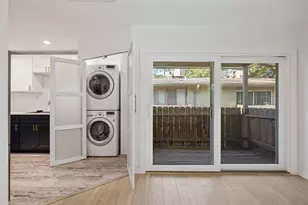 909 Silber Rd, Houston, TX 77024 - Photo 21