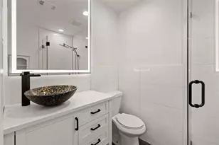 909 Silber Rd, Houston, TX 77024 - Photo 19