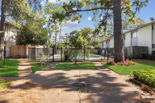 909 Silber Rd, Houston, TX 77024 - Photo 23