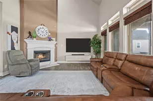 12411 Emerald Ln, Mont Belvieu, TX 77535 - Photo 9