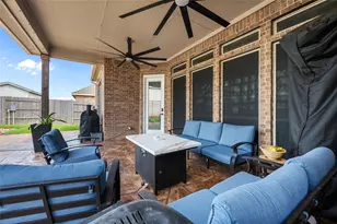 12411 Emerald Ln, Mont Belvieu, TX 77535 - Photo 37