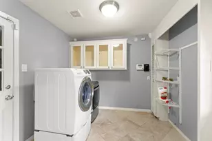 7722 Richmond Ave, Houston, TX 77063 - Photo 25