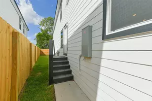 8713 Southwark St, Houston, TX 77028 - Photo 15