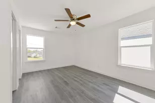 8713 Southwark St, Houston, TX 77028 - Photo 9