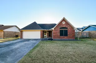 4865 Heathrow Ln, Alvin, TX 77511 - Photo 1