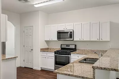 2037 Vanamen Court, Conroe, TX 77304 - Photo 7