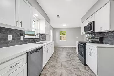 231 Ravenhead Drive, Houston, TX 77034 - Photo 11