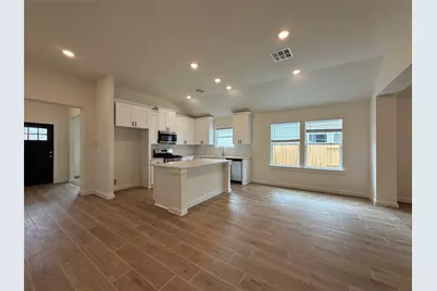 3130 Emerald Hills Drive, Angleton, TX 77515 - Photo 7