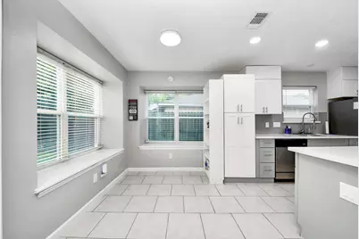 10203 Hollow Canyon Drive, Sugar Land, TX 77498 - Photo 5