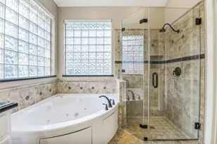 62 N Goldenvine Cir, The Woodlands, TX 77382 - Photo 21