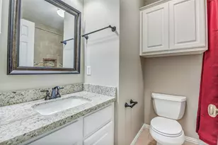 62 N Goldenvine Cir, The Woodlands, TX 77382 - Photo 27