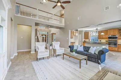 62 N Goldenvine Circle, The Woodlands, TX 77382 - Photo 9