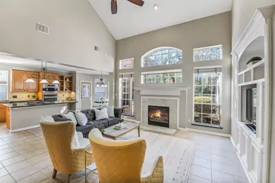 62 N Goldenvine Circle, The Woodlands, TX 77382 - Photo 11