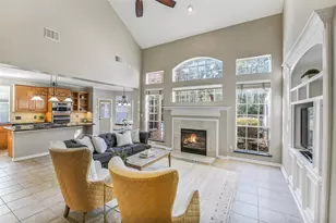 62 N Goldenvine Cir, The Woodlands, TX 77382 - Photo 11