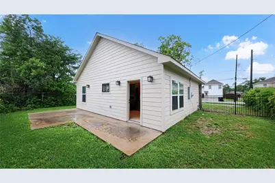 8717 Peachtree Street, Houston, TX 77016 - Photo 11