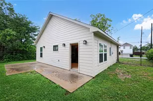 8717 Peachtree St, Houston, TX 77016 - Photo 11