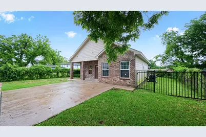 8717 Peachtree Street, Houston, TX 77016 - Photo 3